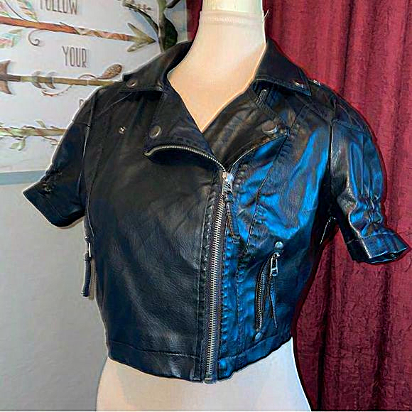 Whats hot crop jacket vest top size medium short sleeve zipper pocket zipper - Picture 2 of 9